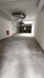 UE Square (D9), Retail #568225671